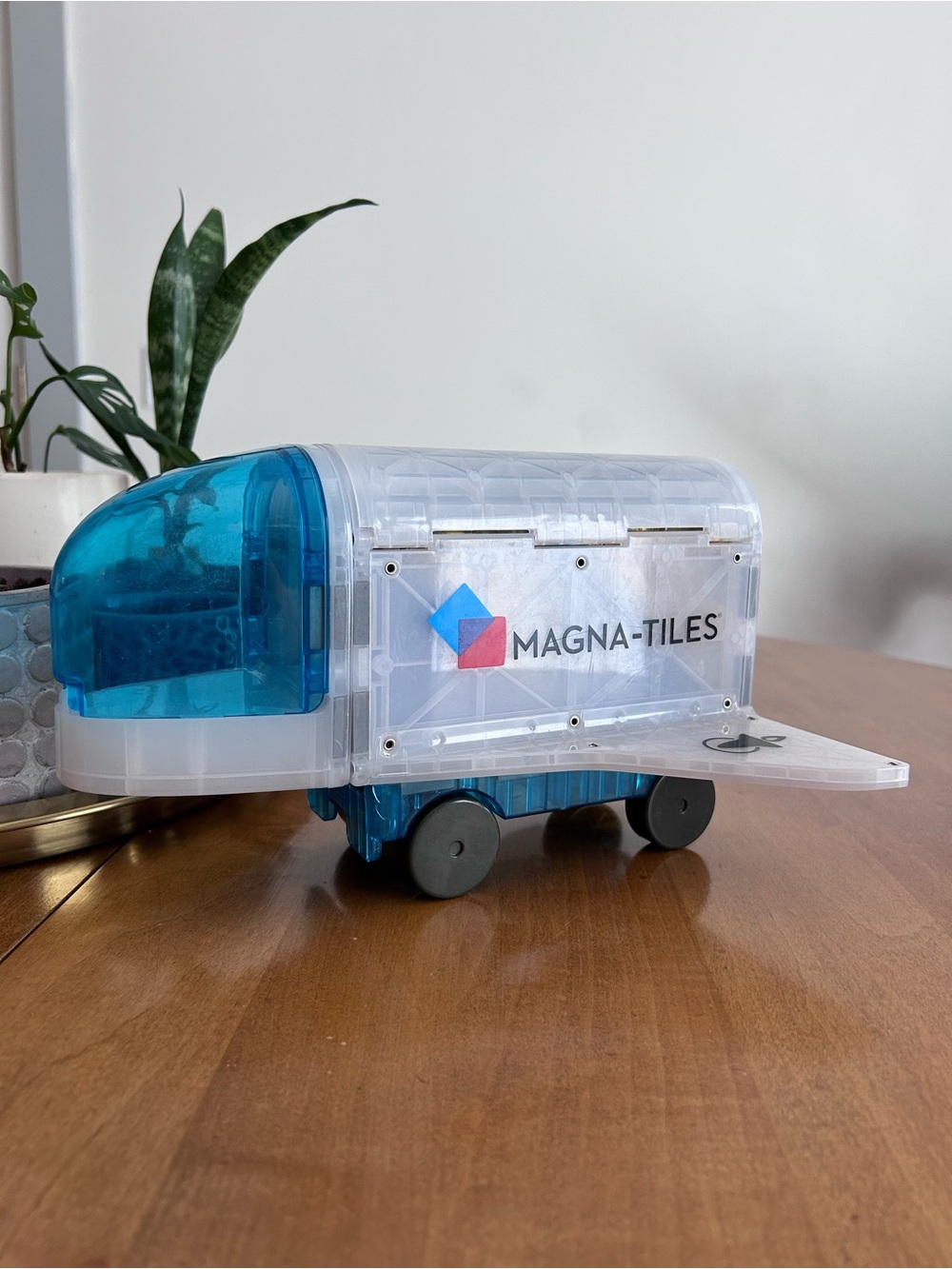 Space Magna-Tiles Rocket Builder Set - Picture 2 of 5